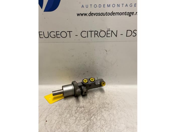Gebruikte Hoofdremcilinder Citroen C8 (EA/EB) 2.0 HDi 16V Prijs € 55,00 Margeregeling aangeboden door De Vos Onderdelen