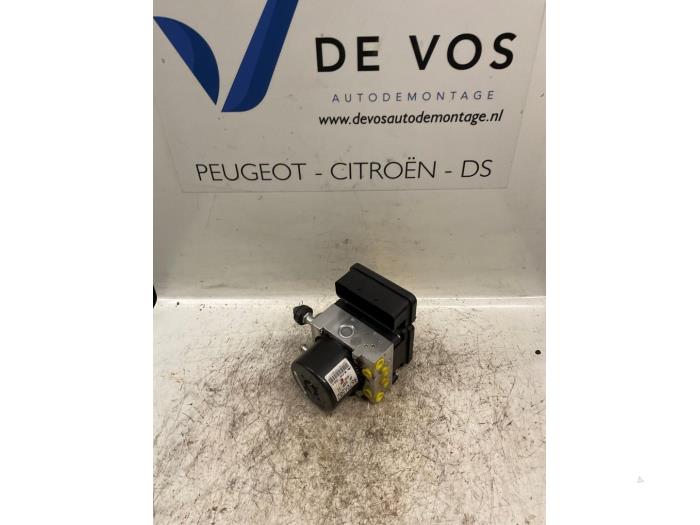 Gebruikte ABS Pomp Citroen C-Crosser Prijs € 250,00 Margeregeling aangeboden door De Vos Onderdelen