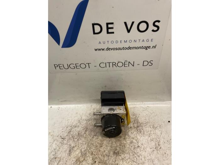 Gebruikte ABS Pomp Citroen C-Crosser 2.4 16V Prijs € 250,00 Margeregeling aangeboden door De Vos Onderdelen