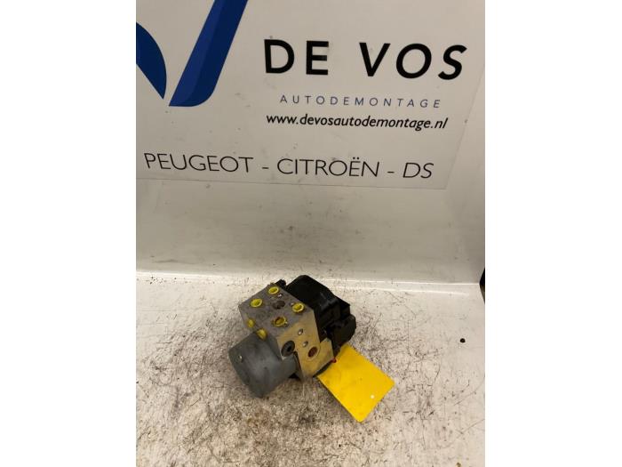 Gebruikte ABS Pomp Citroen Berlingo 1.9 D Prijs € 90,00 Margeregeling aangeboden door De Vos Onderdelen