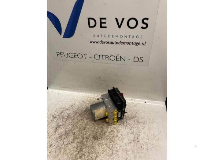 Gebruikte ABS Pomp Citroen C8 (EA/EB) 2.0 HDi 16V Prijs € 100,00 Margeregeling aangeboden door De Vos Onderdelen