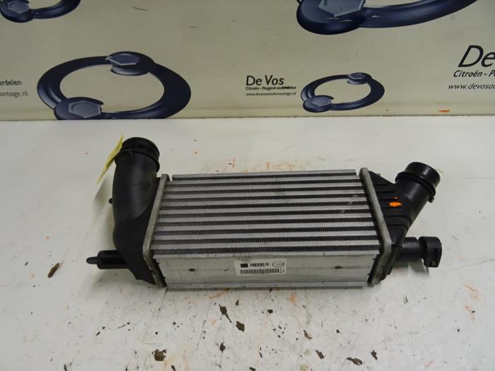 Gebruikte Intercooler Citroen Jumpy Prijs € 100,00 Margeregeling aangeboden door De Vos Onderdelen