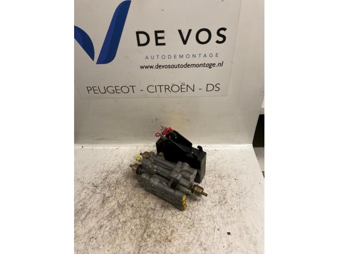 Gebruikte ABS Pomp Citroen Xantia (X1/2) 2.9i V6 24V Prijs € 90,00 Margeregeling aangeboden door De Vos Onderdelen