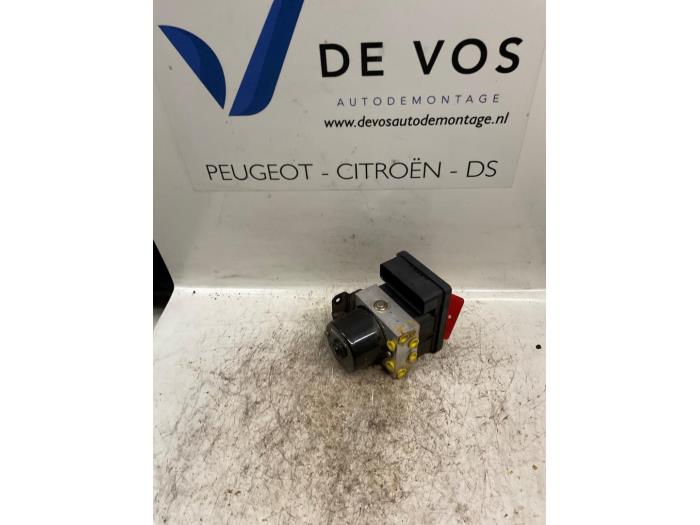 Gebruikte ABS Pomp Citroen C5 Prijs € 135,00 Margeregeling aangeboden door De Vos Onderdelen