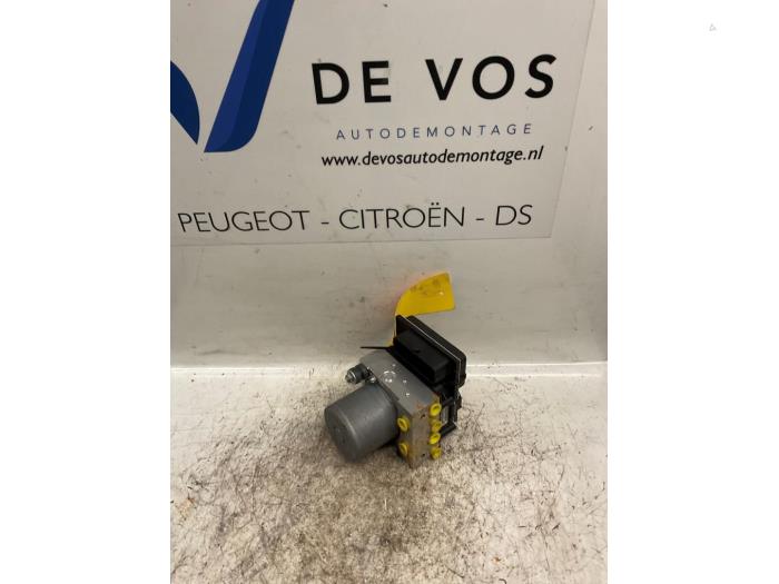 Gebruikte ABS Pomp Peugeot 407 Prijs € 160,00 Margeregeling aangeboden door De Vos Onderdelen