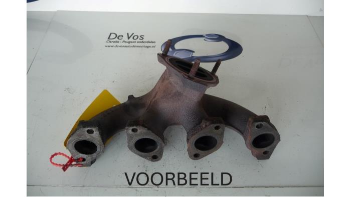 Gebruikte Spruitstuk Uitlaat Peugeot 205 II (20A/C) 1.4 Prijs € 55,00 Margeregeling aangeboden door De Vos Onderdelen
