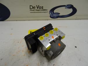 Gebruikte ABS Pomp Peugeot 208 Prijs € 160,00 Margeregeling aangeboden door De Vos Onderdelen