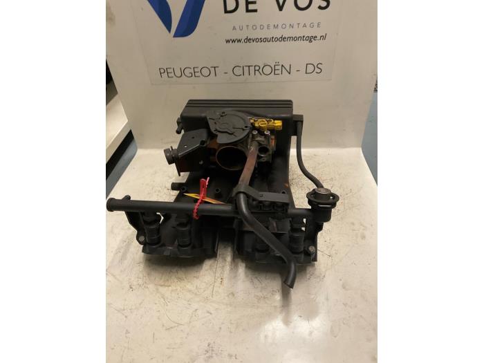 Gebruikte Inlaatspruitstuk Peugeot 306 (7A/C/S) 2.0 XSi,ST Prijs € 80,00 Margeregeling aangeboden door De Vos Onderdelen