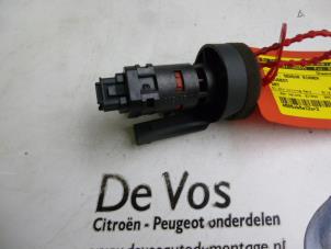 Gebruikte Temperatuursensor binnen Peugeot 307 (3A/C/D) 1.6 16V Prijs € 20,00 Margeregeling aangeboden door De Vos Autodemontagebedrijf