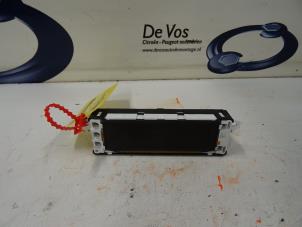 Gebruikte Display Interieur Peugeot Partner Prijs € 70,00 Margeregeling aangeboden door De Vos Onderdelen