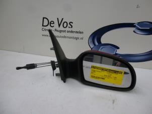 Gebruikte Spiegel Buiten rechts Citroen Saxo 1.1i X,SX Prijs € 25,00 Margeregeling aangeboden door De Vos Autodemontagebedrijf