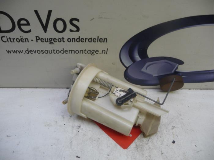 Gebruikte Tank element Pomp Peugeot 306 (7A/C/S) 2.0 GTI 16V Prijs € 45,00 Margeregeling aangeboden door De Vos Onderdelen