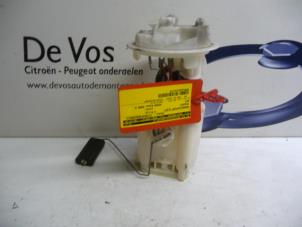 Gebruikte Tank element Pomp Peugeot 607 (9D/U) 2.9 V6 24V Prijs € 55,00 Margeregeling aangeboden door De Vos Onderdelen