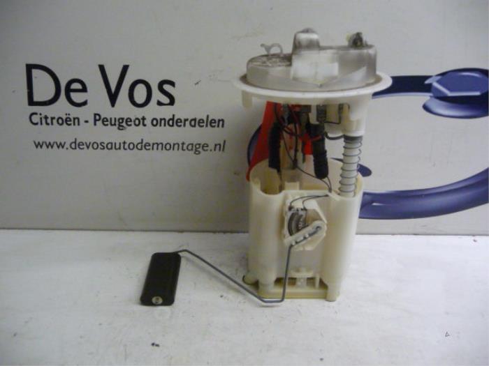 Gebruikte Tank element Pomp Peugeot 607 (9D/U) 2.2 16V Prijs € 55,00 Margeregeling aangeboden door De Vos Onderdelen