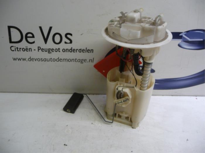 Gebruikte Tank element Pomp Peugeot 607 (9D/U) 2.2 16V Prijs € 55,00 Margeregeling aangeboden door De Vos Onderdelen