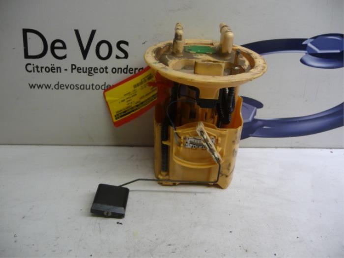 Gebruikte Tank element Pomp Peugeot 807 2.0 HDi 16V FAP Prijs € 55,00 Margeregeling aangeboden door De Vos Onderdelen