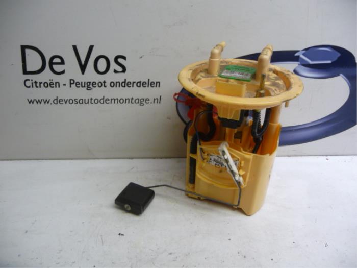 Gebruikte Tank element Pomp Peugeot 807 2.2 HDiF 16V Prijs € 55,00 Margeregeling aangeboden door De Vos Onderdelen
