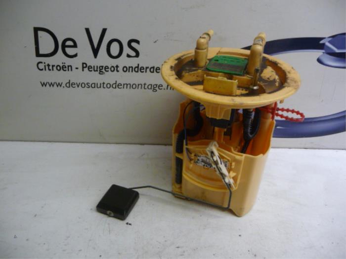 Gebruikte Tank element Pomp Peugeot 807 2.2 HDiF 16V Prijs € 55,00 Margeregeling aangeboden door De Vos Onderdelen