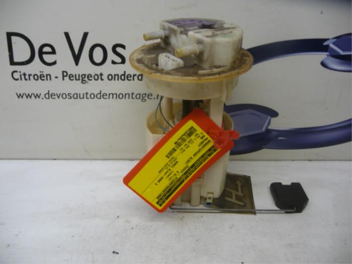 Gebruikte Tank element Pomp Peugeot 406 (8B) 2.0 16V ST,SV Prijs € 45,00 Margeregeling aangeboden door De Vos Onderdelen