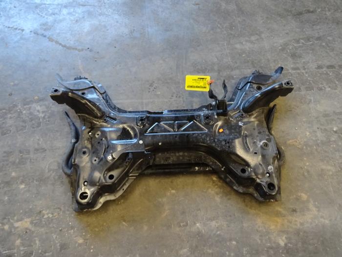 Gebruikte Subframe Peugeot Partner Prijs € 200,00 Margeregeling aangeboden door De Vos Onderdelen