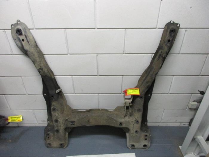 Gebruikte Subframe Peugeot 807 2.2 16V Prijs € 135,00 Margeregeling aangeboden door De Vos Onderdelen