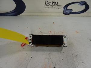 Gebruikte Display Interieur Peugeot Partner Prijs € 70,00 Margeregeling aangeboden door De Vos Onderdelen