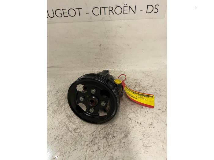Gebruikte Servopomp Citroen C5 I Berline (DC) 3.0 V6 24V Prijs € 70,00 Margeregeling aangeboden door De Vos Onderdelen