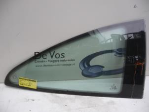Gebruikte Extra Ruit 2Deurs rechts-achter Peugeot 406 Prijs € 45,00 Margeregeling aangeboden door De Vos Autodemontagebedrijf