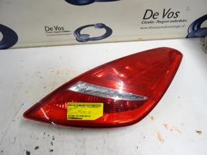 Gebruikte Achterlicht rechts Peugeot RCZ (4J) 1.6 16V THP Prijs € 250,00 Margeregeling aangeboden door De Vos Autodemontagebedrijf