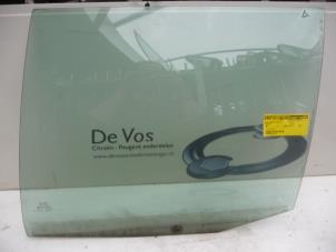 Gebruikte Deurruit 4Deurs links-achter Peugeot 405 II Break (4E) 1.8 GRi,SRi Prijs € 25,00 Margeregeling aangeboden door De Vos Autodemontagebedrijf