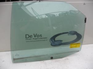 Gebruikte Deurruit 4Deurs links-achter Peugeot 405 Prijs € 25,00 Margeregeling aangeboden door De Vos Autodemontagebedrijf
