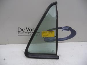 Gebruikte Driehoeks Ruit rechts-achter Peugeot 405 Prijs € 15,00 Margeregeling aangeboden door De Vos Autodemontagebedrijf