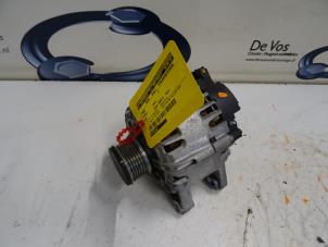 Gebruikte Dynamo Peugeot 2008 Prijs € 100,00 Margeregeling aangeboden door De Vos Onderdelen