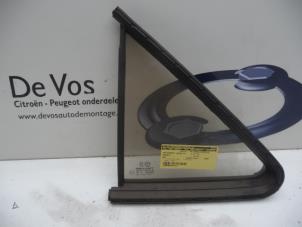 Gebruikte Driehoeks Ruit links-achter Peugeot 405 I (15B) 1.9 Prijs € 25,00 Margeregeling aangeboden door De Vos Autodemontagebedrijf