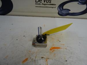 Gebruikte Xenon Lamp Citroen DS3 Prijs € 80,00 Margeregeling aangeboden door De Vos Onderdelen