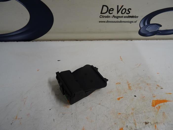 Gebruikte Diversen Citroen DS3 Prijs € 80,00 Margeregeling aangeboden door De Vos Onderdelen