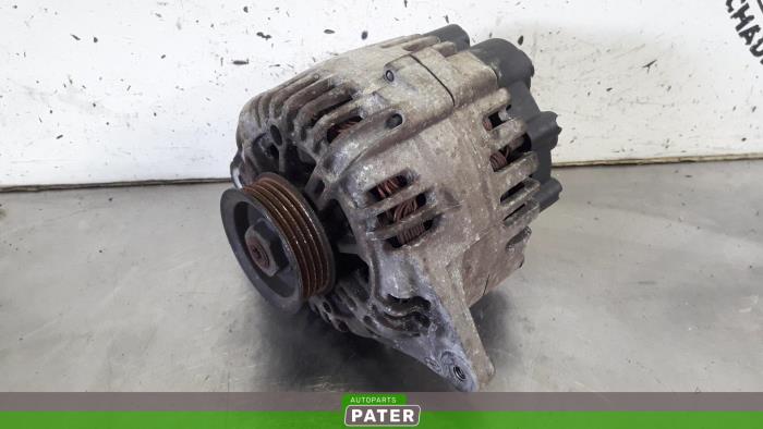 Gebruikte Dynamo Hyundai Santa Fe I 2.0 16V 4x2 Prijs € 31,50 Margeregeling aangeboden door Autoparts Pater