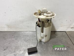 Gebruikte Benzinepomp Renault Twingo III (AH) 1.0 SCe 70 12V Prijs € 31,50 Margeregeling aangeboden door Autoparts Pater