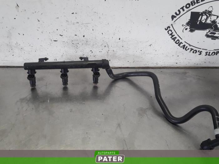 Gebruikte Injector brug Volkswagen Up! (121) 1.0 12V 60 Prijs € 31,50 Margeregeling aangeboden door Autoparts Pater