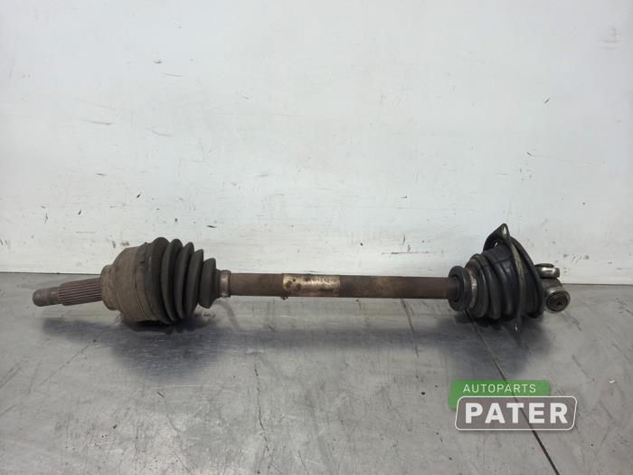 Gebruikte Steekas links-voor Renault Trafic New (FL) 1.9 dCi 100 16V Prijs € 38,12 Inclusief btw aangeboden door Autoparts Pater