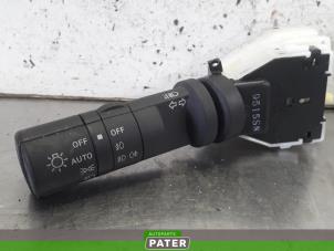 Gebruikte Licht Schakelaar Nissan Qashqai (J10) 1.6 16V Prijs € 36,75 Margeregeling aangeboden door Autoparts Pater
