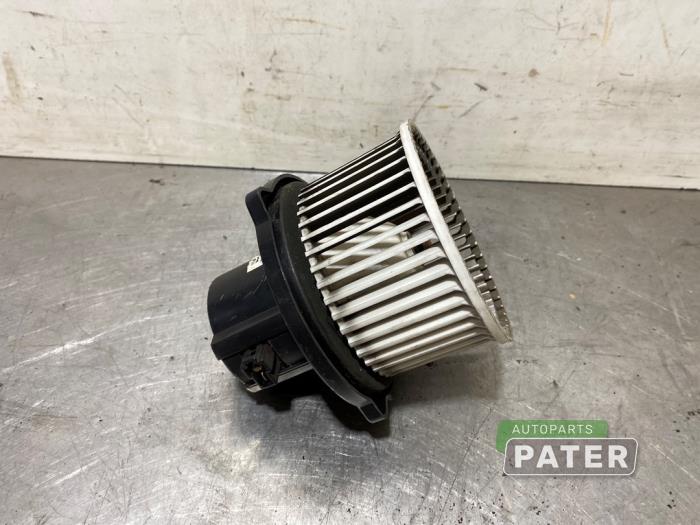 Kachel Ventilatiemotor van een Chevrolet Matiz (M200) 0.8 2009