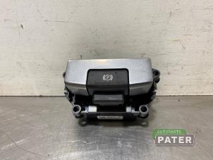 Gebruikte Handrem schakelaar Landrover Range Rover Sport (LW) 3.0 TDV6 Prijs € 21,00 Margeregeling aangeboden door Autoparts Pater