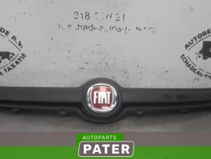 Gebruikte Grille Fiat Panda (312) 0.9 TwinAir 60 Prijs € 36,75 Margeregeling aangeboden door Autoparts Pater