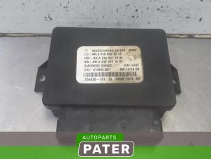 Gebruikte Handrem Module Mercedes A (W176) 1.6 A-180 16V Prijs € 36,75 Margeregeling aangeboden door Autoparts Pater