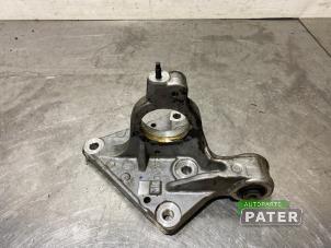 Gebruikte Motorsteun Peugeot 5008 I (0A/0E) 2.0 BlueHDi 150 16V Prijs € 21,00 Margeregeling aangeboden door Autoparts Pater