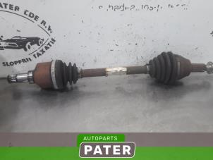 Gebruikte Aandrijfas links-voor Ford Fiesta 6 (JA8) 1.4 16V Prijs € 36,75 Margeregeling aangeboden door Autoparts Pater