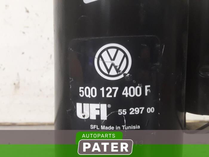 Brandstoffilter van een Volkswagen Golf VII (AUA) 2.0 TDI 16V 2014