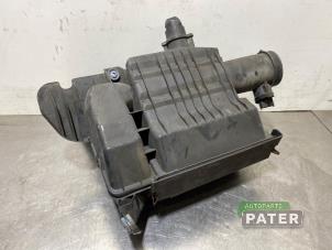 Gebruikte Luchtfilterhuis Porsche Boxster (986) 2.7 24V Prijs € 31,50 Margeregeling aangeboden door Autoparts Pater