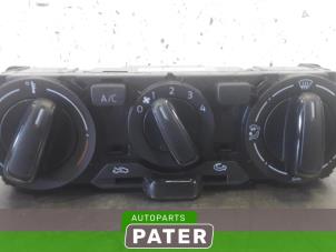 Gebruikte Chaufage Bedieningspaneel Volkswagen Up! (121) 1.0 12V 60 Prijs € 52,50 Margeregeling aangeboden door Autoparts Pater